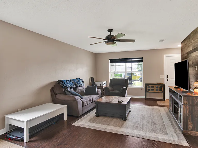 1059 Antigua Cir — Photo 4