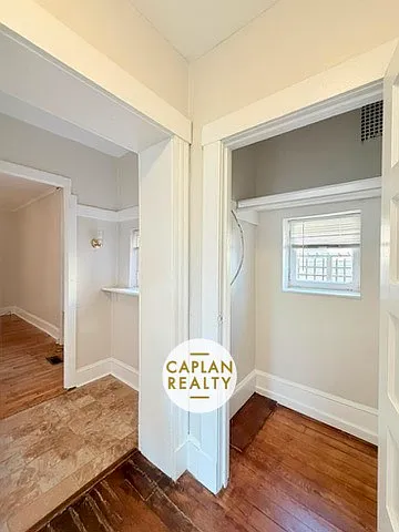 542 Chapel St #E — Photo 12