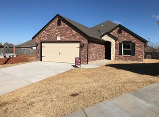 329 Golden Leaf Ct, Moore, OK 73160