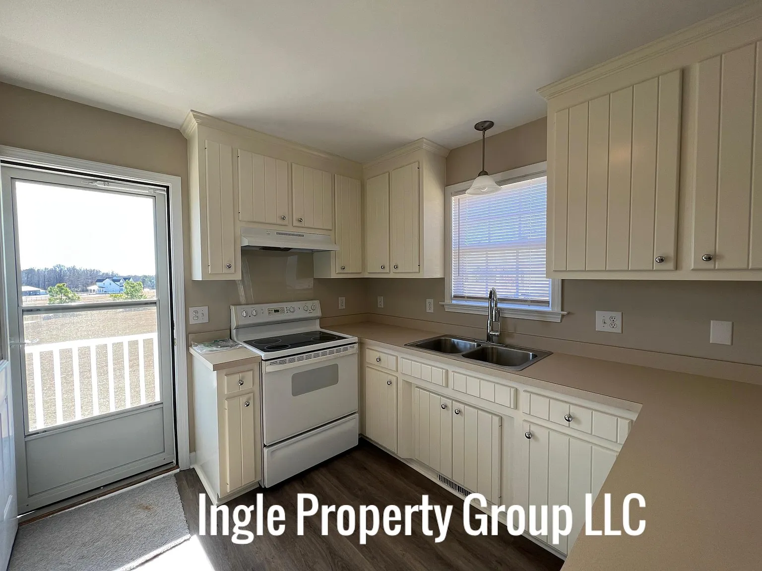 3 bed, 1307 sqft, $1,720 — Photo 4