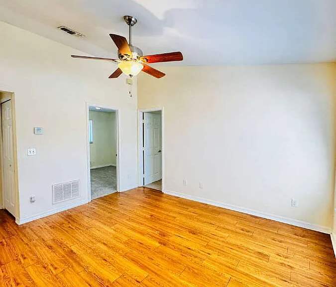 1105 Harold Ave S — Photo 5