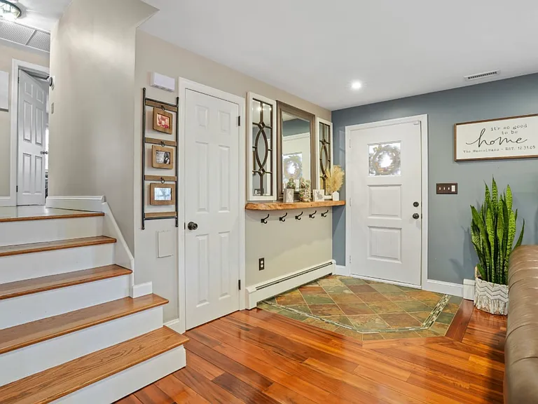 517 Park Ave — Photo 3