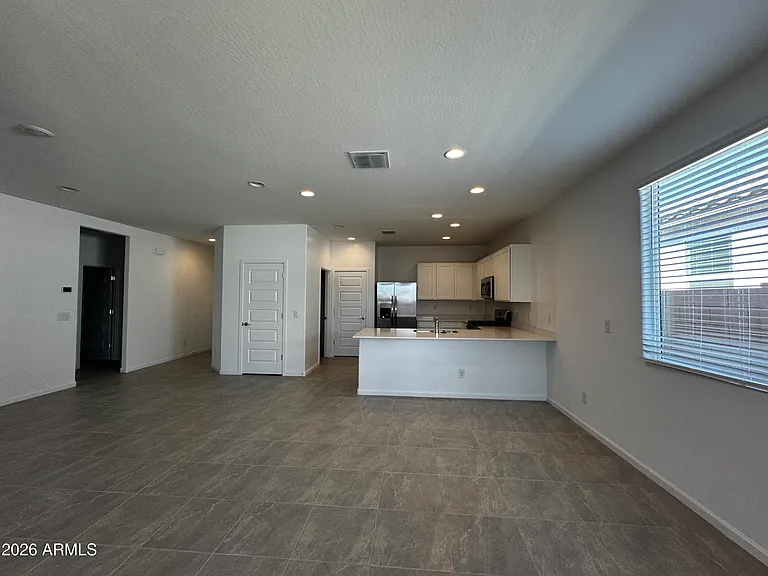 9819 W Flower St — Photo 4