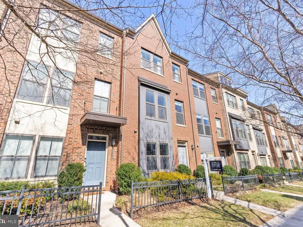 4606 Woodberry St, Riverdale, MD 20737