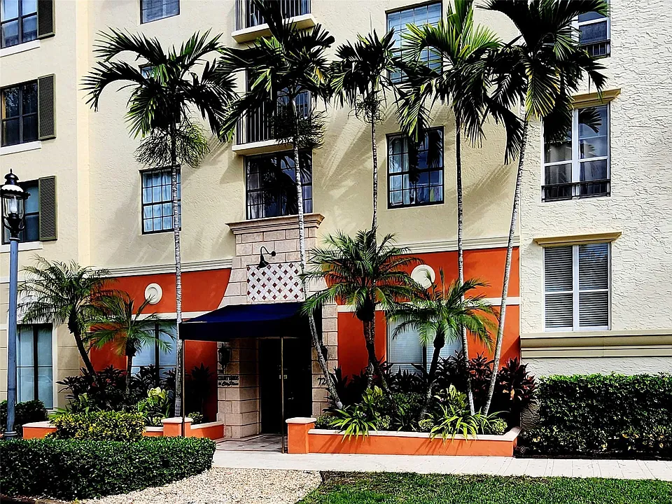 720 S Sapodilla Ave #413