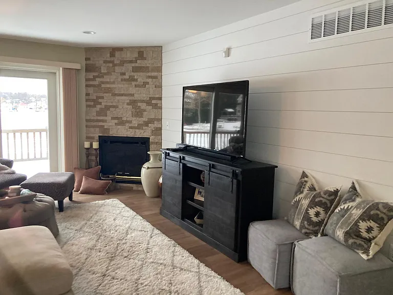 166 Highland Ave — Photo 15