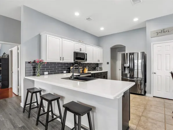 821 Austin Ln, Lavon, TX 75166