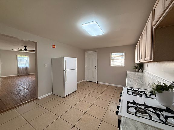 5th image of 413 15th St