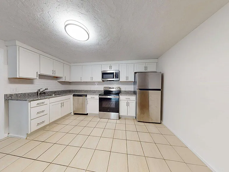 Stonebridge Apartments — Photo 2
