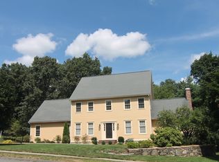 12 Camelot Dr, Northborough, MA 01545