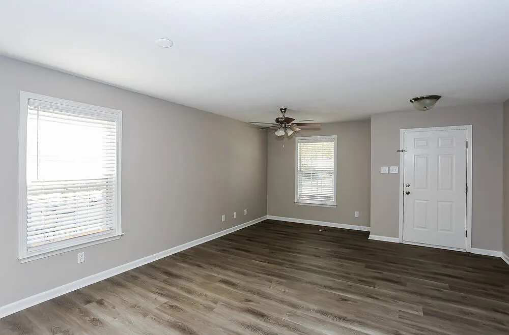 3 bed, 2.5 bath, 2039 sqft, $1,855 — Photo 4