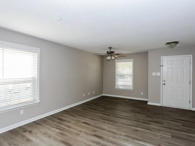 313 Ranlo Ave — Photo 4