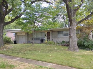 1390 Wadsworth Dr, Florissant, MO