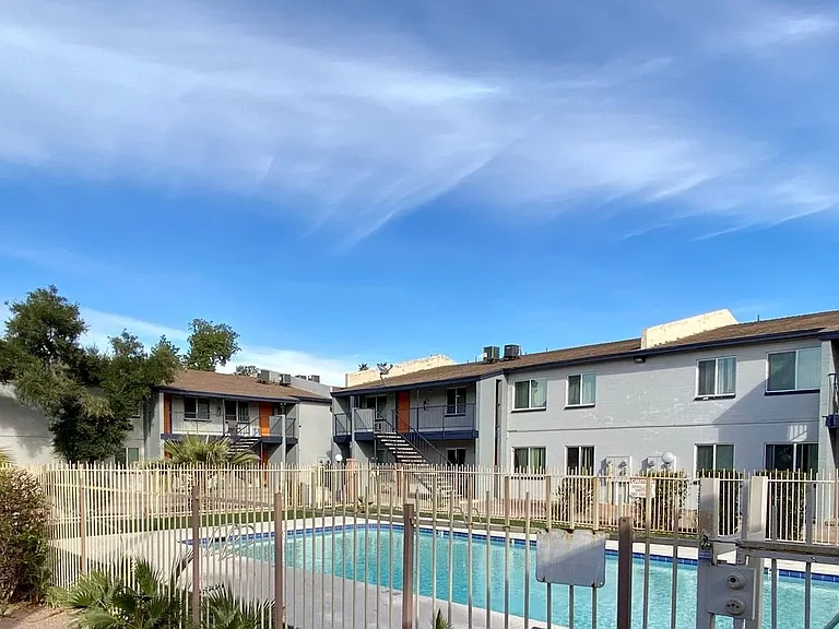 Golden Key Apartments — Photo 20