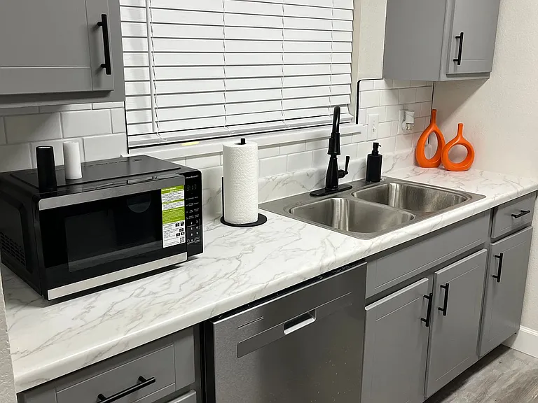 North Star Apartments - Beautiful Remodeled Apartments — Photo 10
