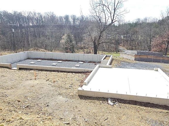5th image of 1079 Gun Club Rd