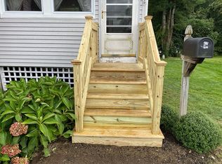 12 Avon Dr, Hudson, MA 01749