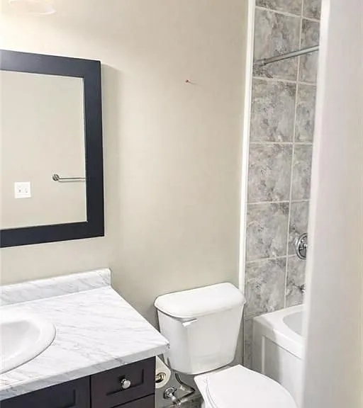 34 Riddell St #103 — Photo 3