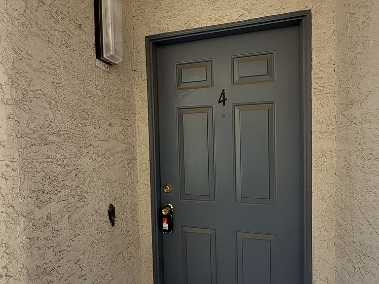 6250 W Flamingo Rd #4 — Photo 2