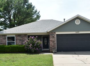 107 Rebecca Rd, Bentonville, AR 72712