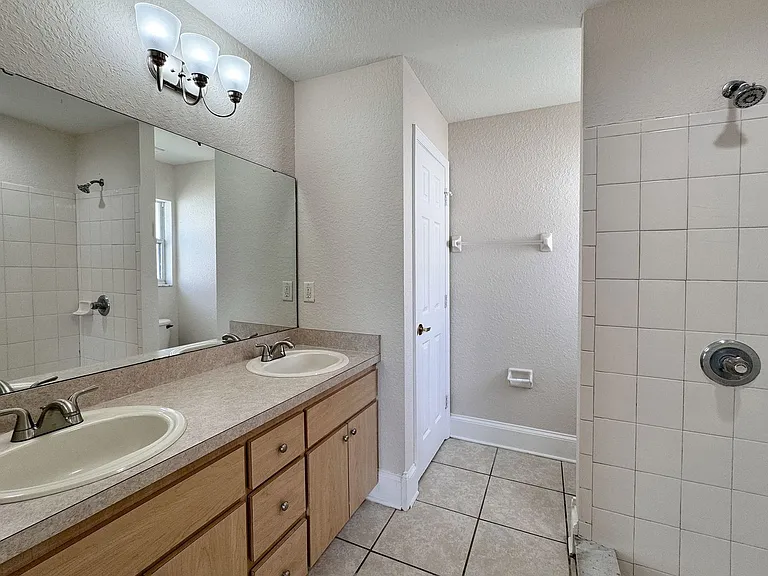 332 Cloverdale Rd — Photo 11