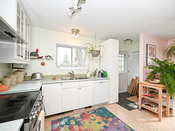4th image of 3113 S 47th Ave