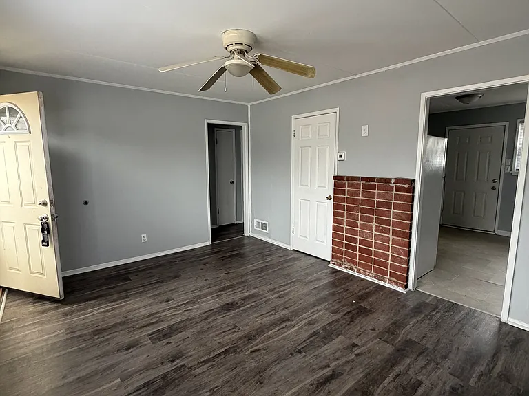 7410 Westchester Dr — Photo 2