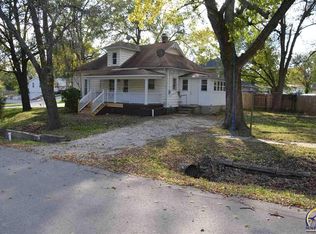 303 W 7th St, Lyndon, KS 66451