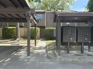 701 Woodside Ln E Unit 4, Sacramento, CA 95825