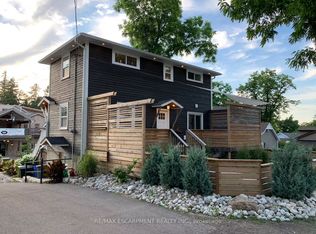 426 Wilson St E #2, Hamilton, ON L9G 2C3