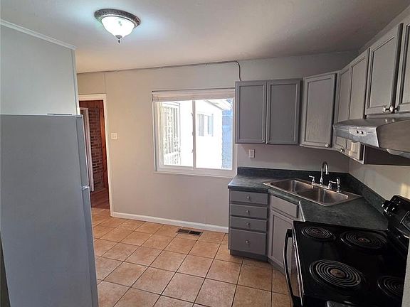 4th image of 840 Lebon Dr