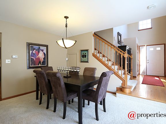 Foyer/Dining Room