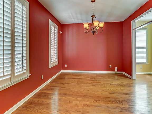 4th image of 1269 Island Pl E
