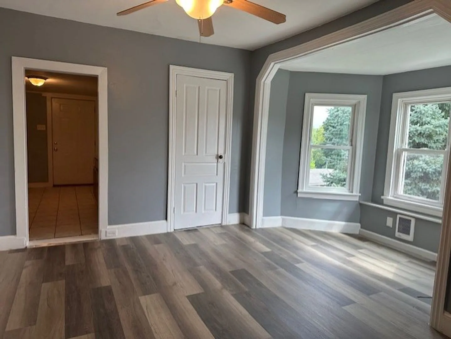 Eastern York School District 2 Bedroom 1 Bathrooms 2nd Floor 2 Story Apartment. — Photo 2