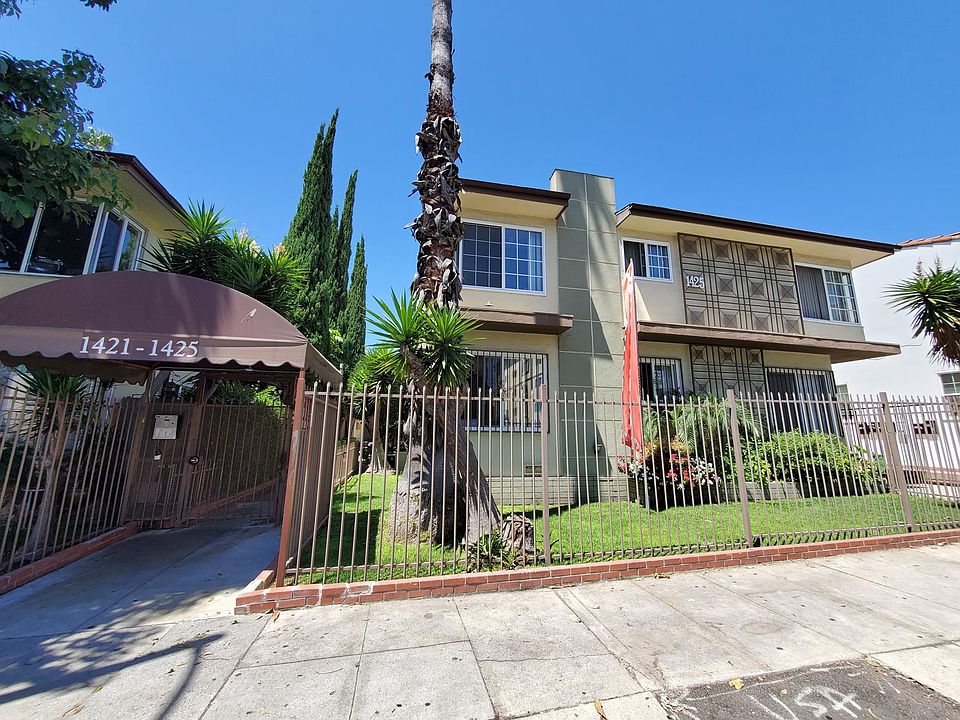 2nd image of 1425 N Mansfield Ave #12