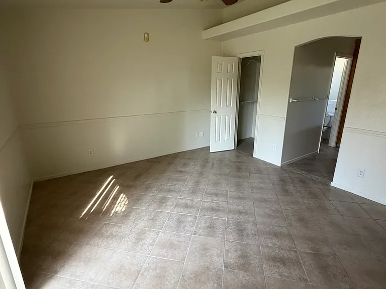 2273 N Babigian Ave — Photo 6
