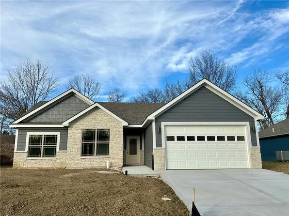 1318 Kristie Cir, Excelsior Springs, MO 64024