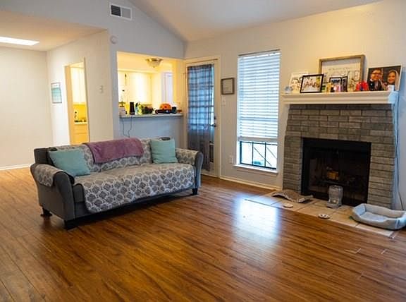 3rd image of 8801B Cainwood Ln