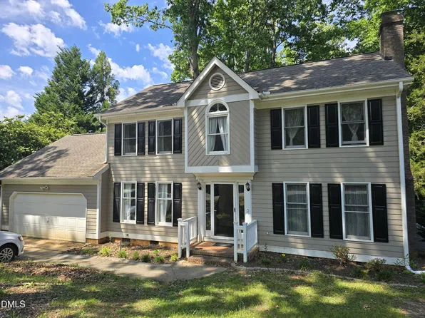 142 Edinborough Dr, Mebane, NC 27302
