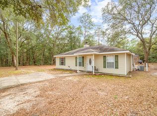 90 Michaelmas Cir, Defuniak Springs, FL 32433