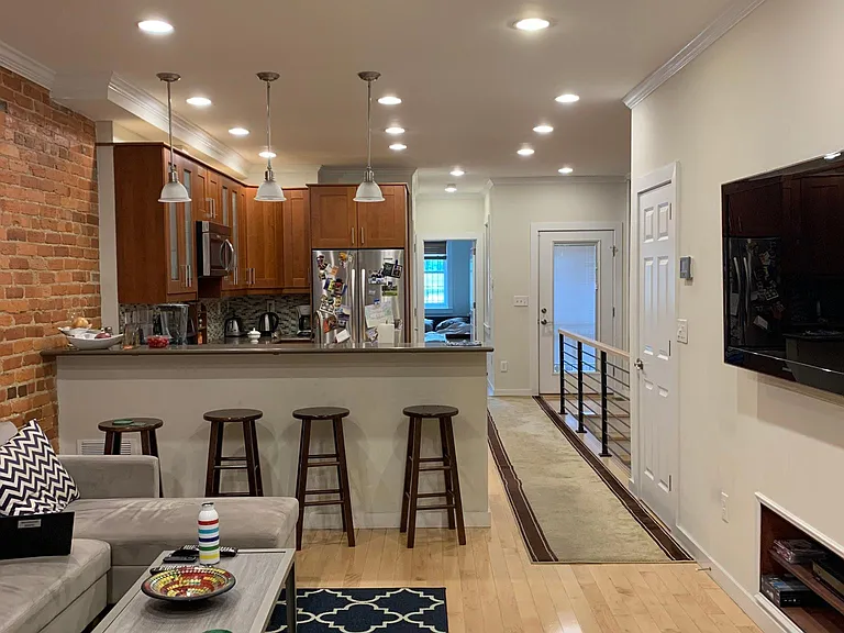 1211 Euclid St NW #1 — Photo 1