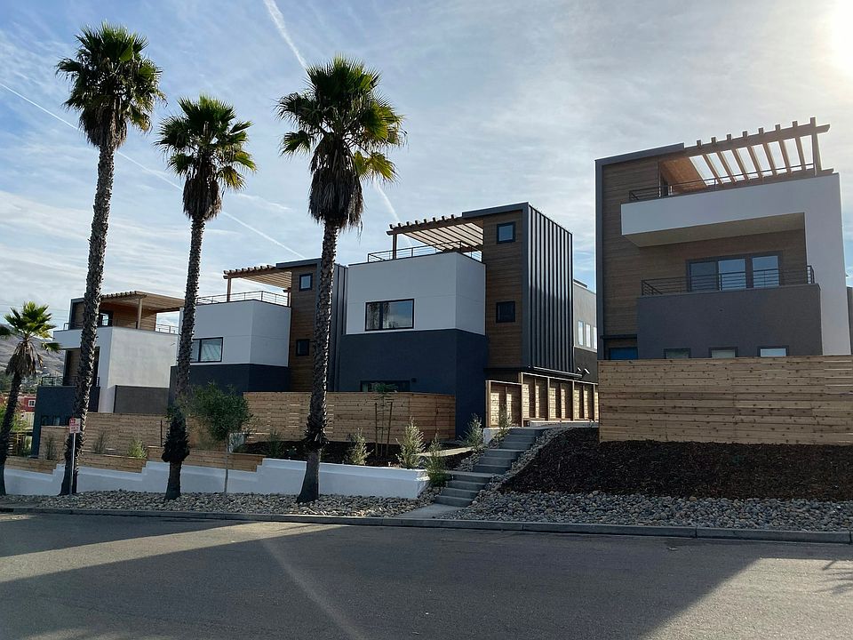 1st image of 685 Stoneridge Dr Unit A