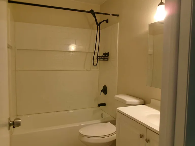 4380 Loomis Ave #C — Photo 11