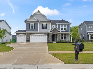 8226 Peggy Ct, Zionsville, IN 46077