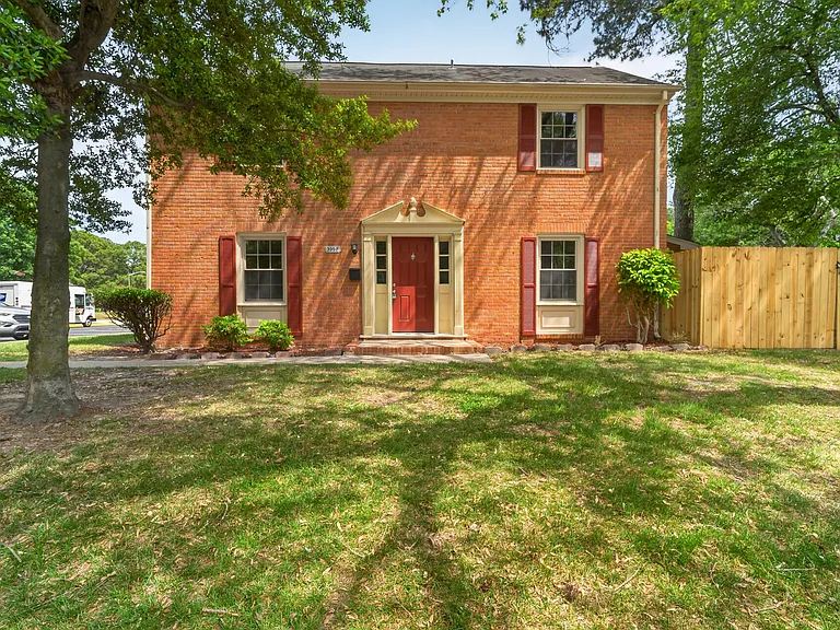 399 Circuit Ln #F — Photo 1