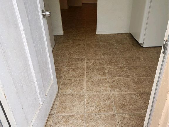 Entry door apt b rear