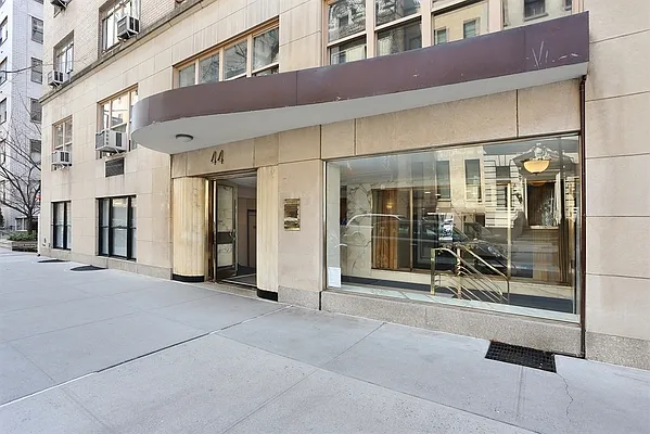 Rented by Luxury Condominium Group LLC | media 18