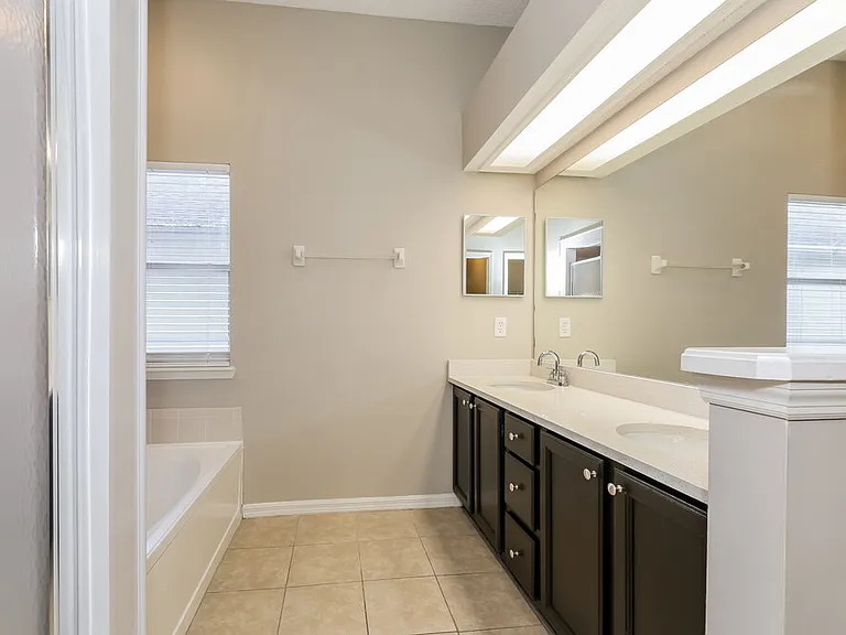 1455 Beecher Ln — Photo 12