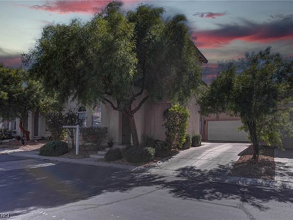 4th image of 933 Shady Charmer Ave