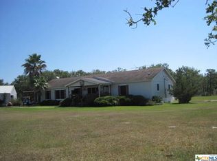 680 W Oaks, Victoria, TX 77905